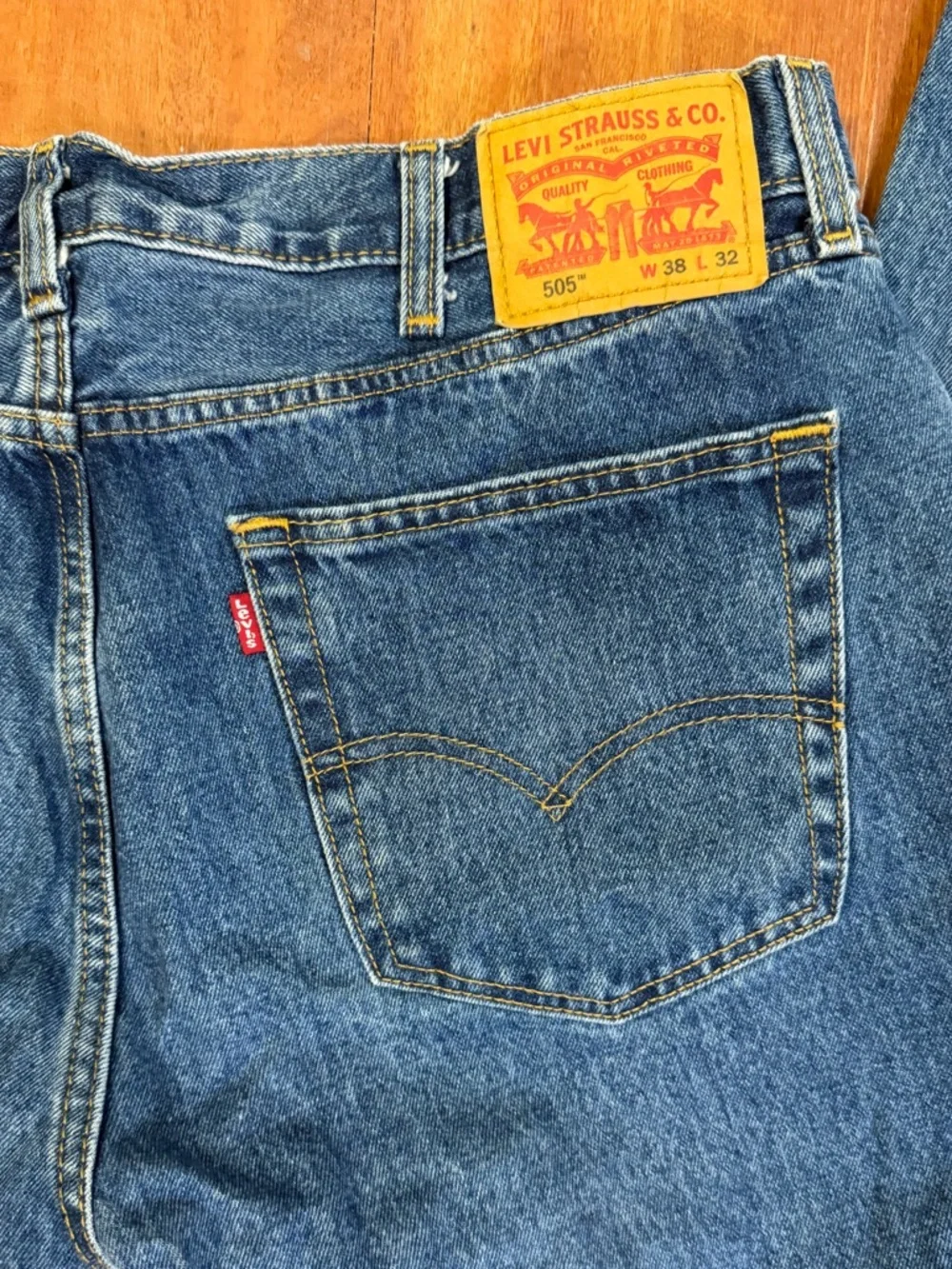 Levi's 505 Men’s denim straight leg fit 38 X 32